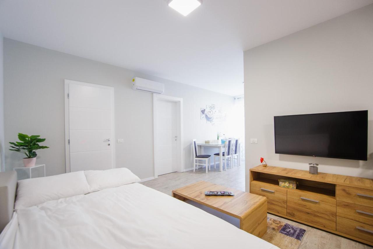 Retreat To A Stylish Home At West Residence أرادايا المظهر الخارجي الصورة